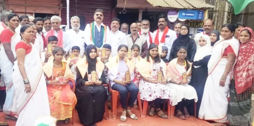 ಎಸ್ಎಸ್ಎಲ್ಸಿ ಪರೀಕ್ಷೆಯಲ್ಲಿ ಸಾಧನೆ : ಮುಧೋಳ ಸಂಘದಿಂದ ಸನ್ಮಾನ